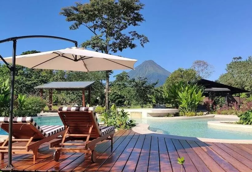 هتل Arenal Glamping