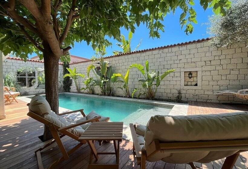 هتل Armi Alaçatı