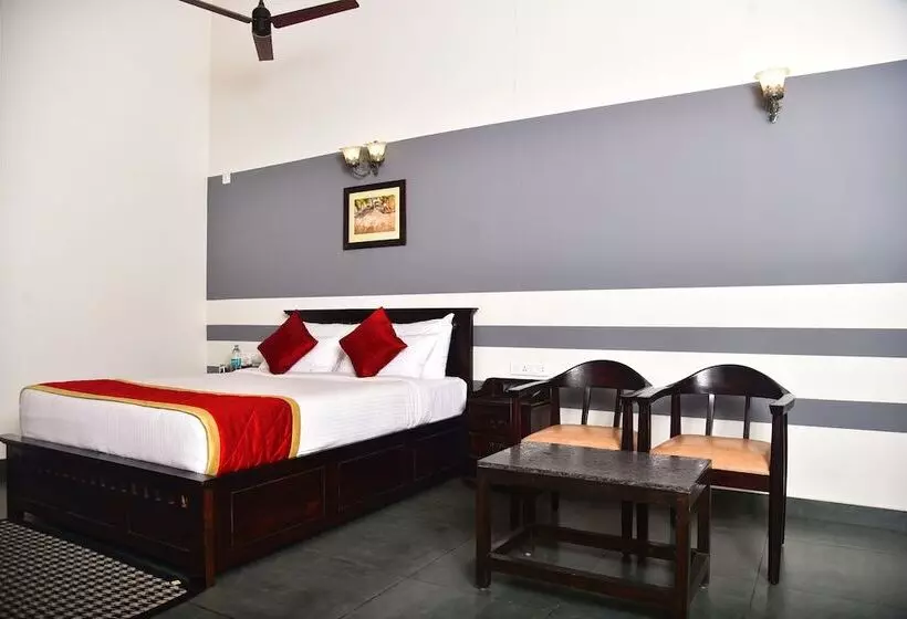 Hotelli Clover Holiday Village