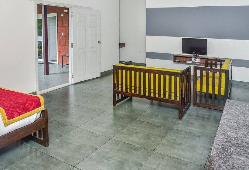 호텔 Clover Holiday Village