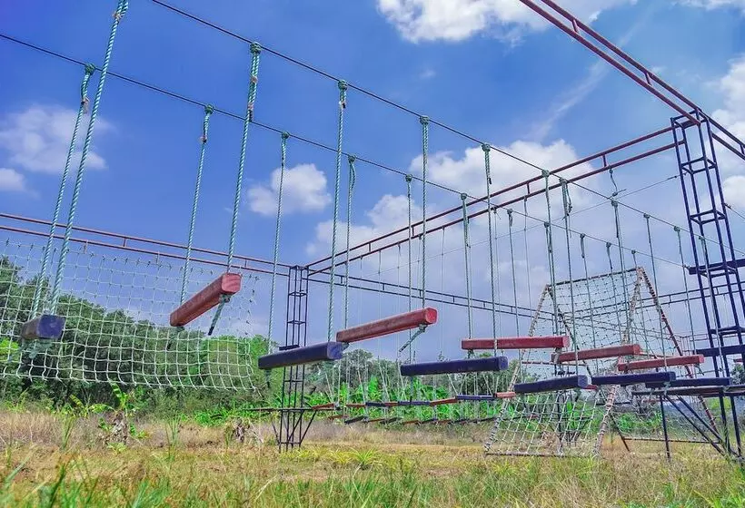 Hotelli Clover Holiday Village