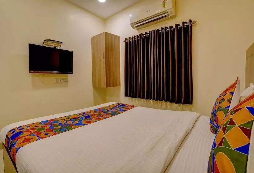Hotelli Fabexpress Prakash Inn