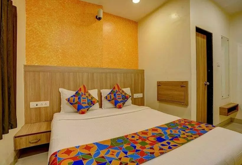 Hotelli Fabexpress Prakash Inn