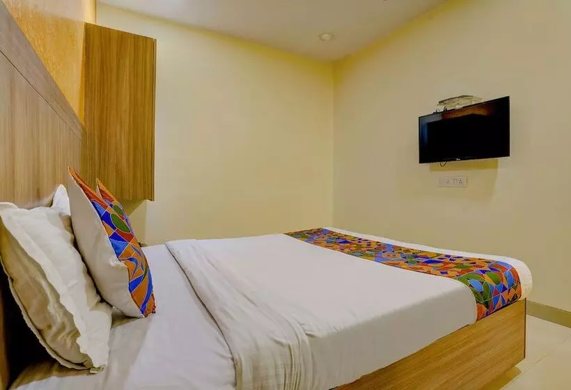 Hotelli Fabexpress Prakash Inn
