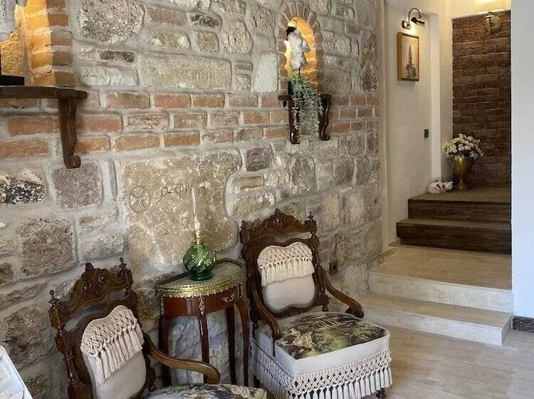 Hotelli Ionia Liberty Stone