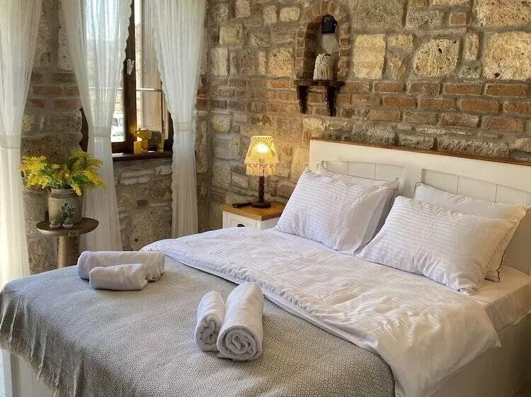 Hotelli Ionia Liberty Stone