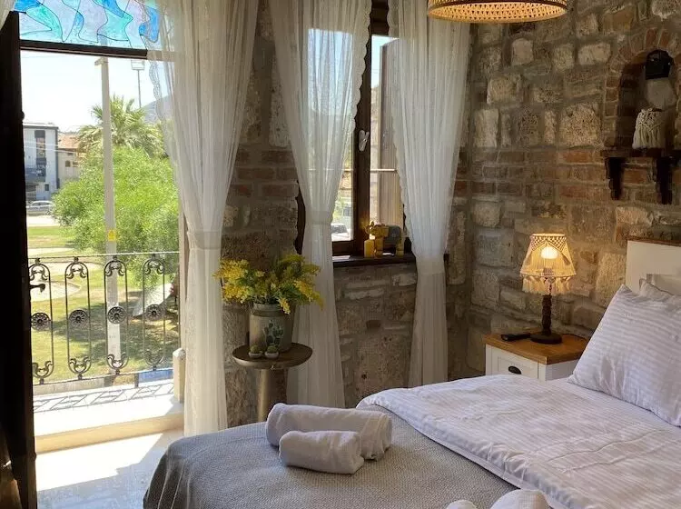 Hotelli Ionia Liberty Stone