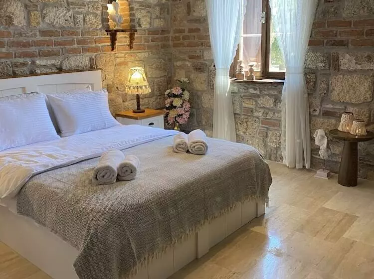 Hotelli Ionia Liberty Stone