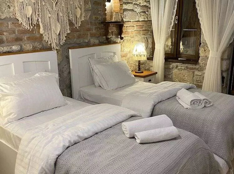 Hotelli Ionia Liberty Stone