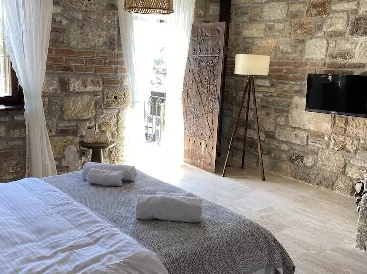 Hotelli Ionia Liberty Stone