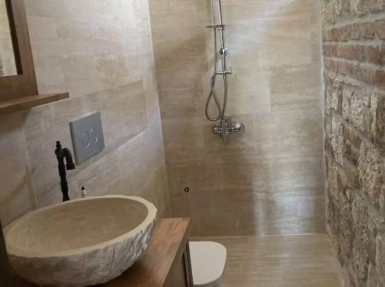 Hotelli Ionia Liberty Stone