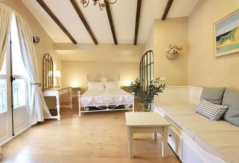 Hotelli Moon River Village