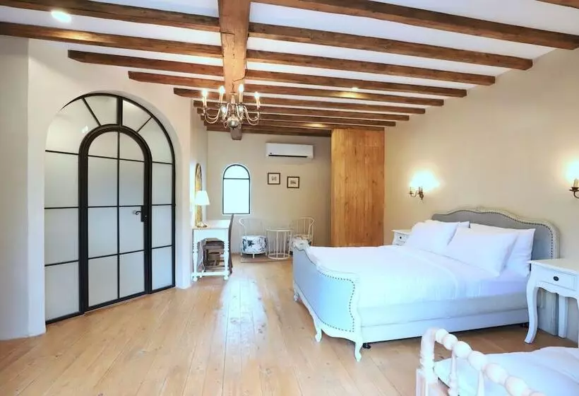 Hotelli Moon River Village