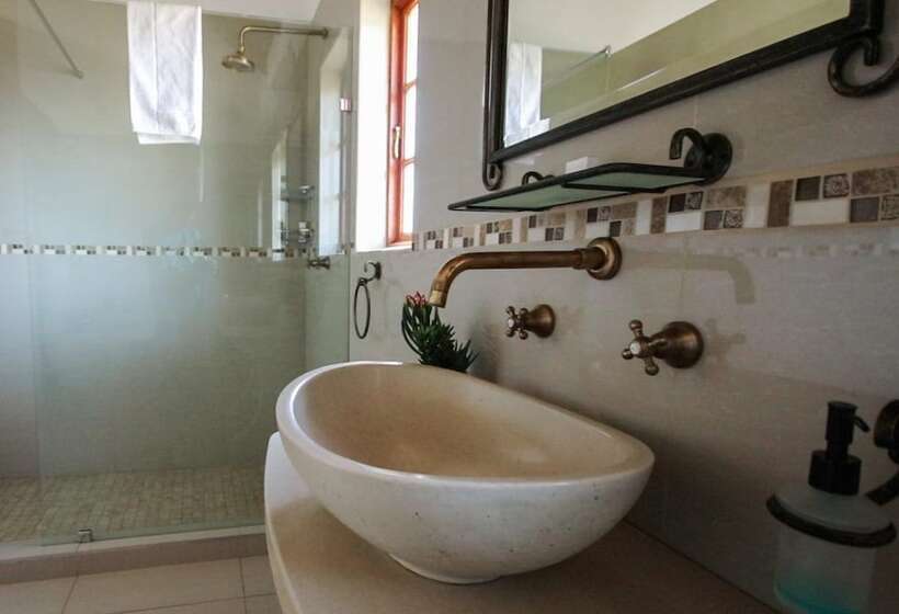 هتل Palm Afrique Lodge Botswana