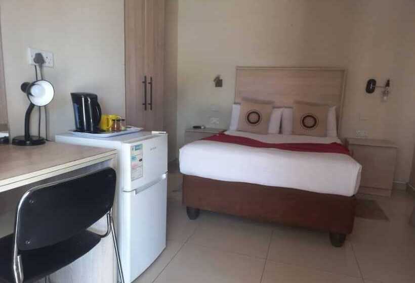 هتل Palm Afrique Lodge Botswana