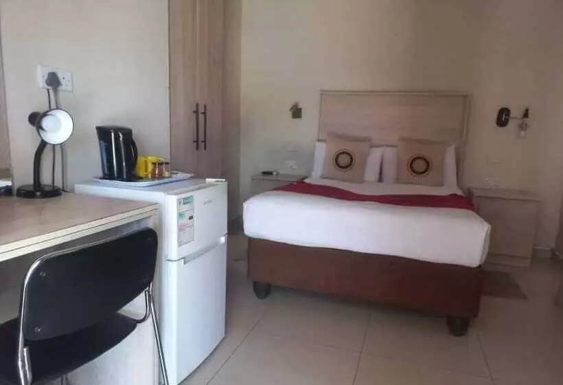 هتل Palm Afrique Lodge Botswana