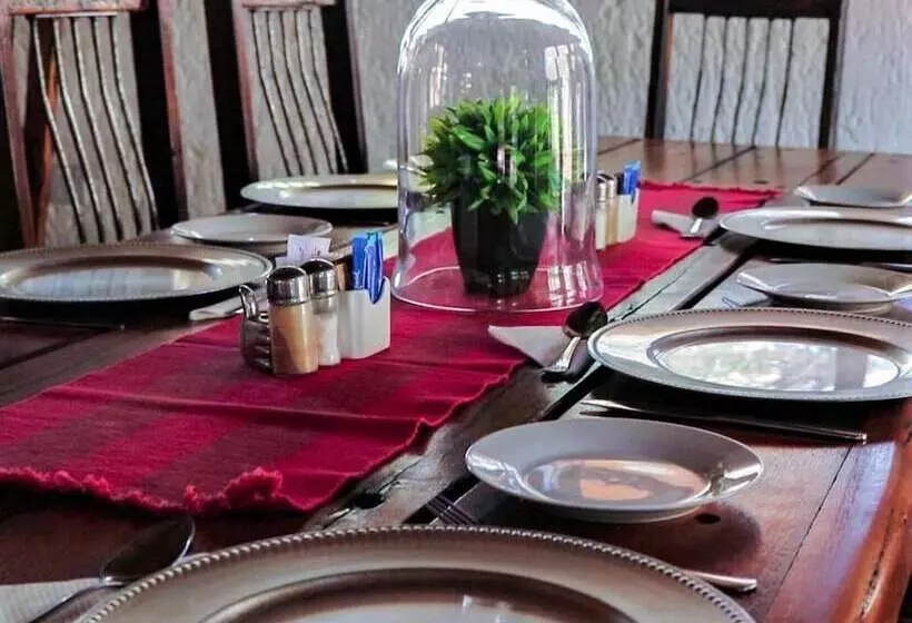 هتل Palm Afrique Lodge Botswana