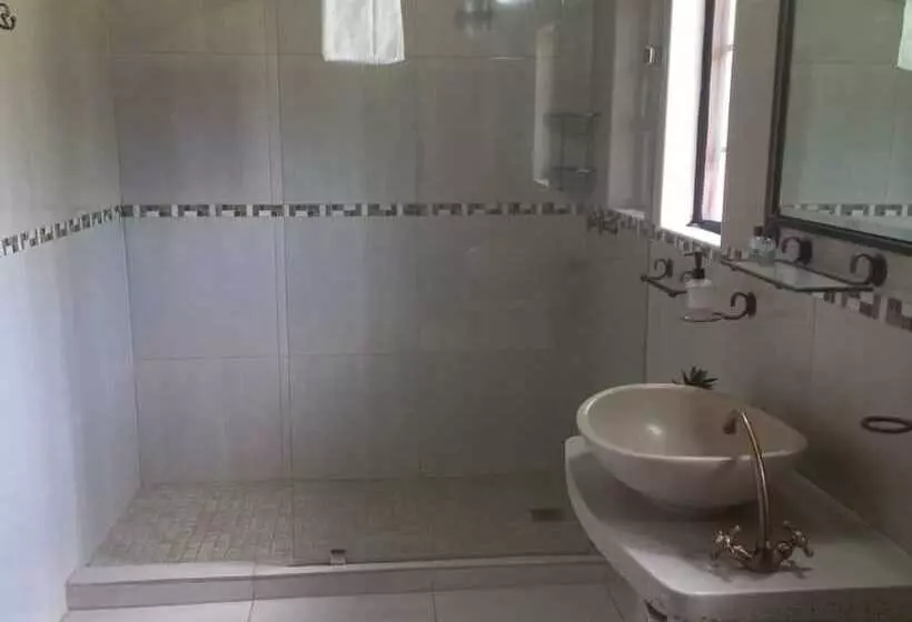 هتل Palm Afrique Lodge Botswana