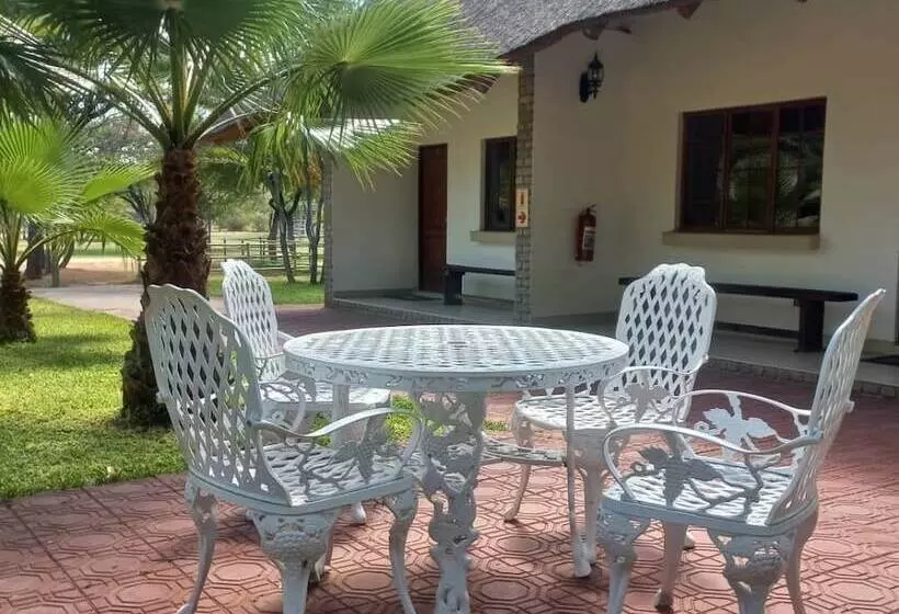 هتل Palm Afrique Lodge Botswana