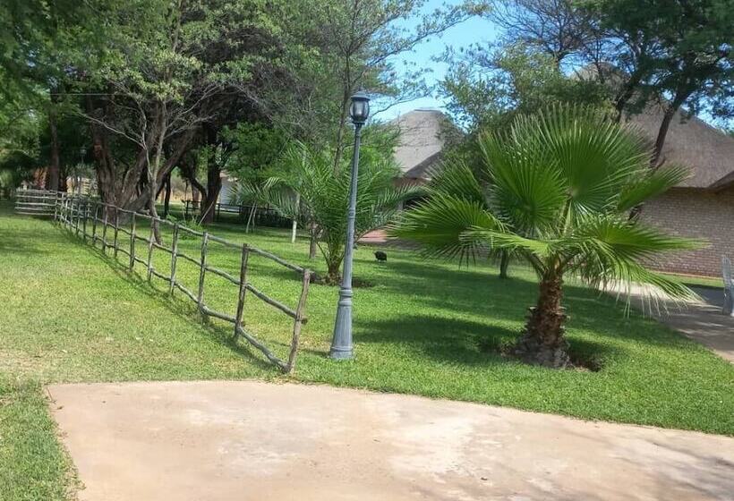 هتل Palm Afrique Lodge Botswana