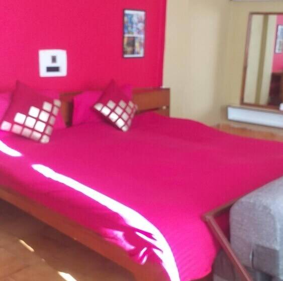 ホテル Silver Oaks Palampur