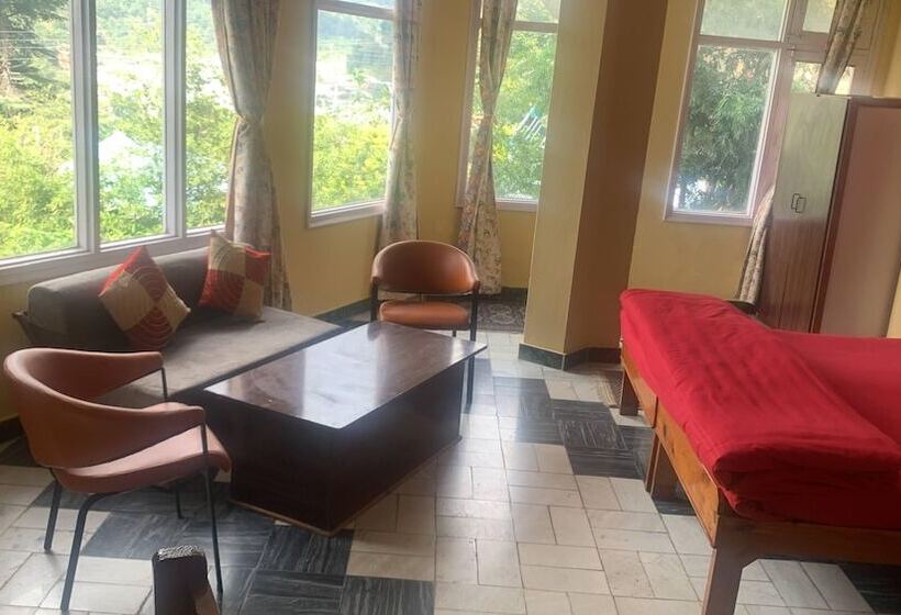 ホテル Silver Oaks Palampur