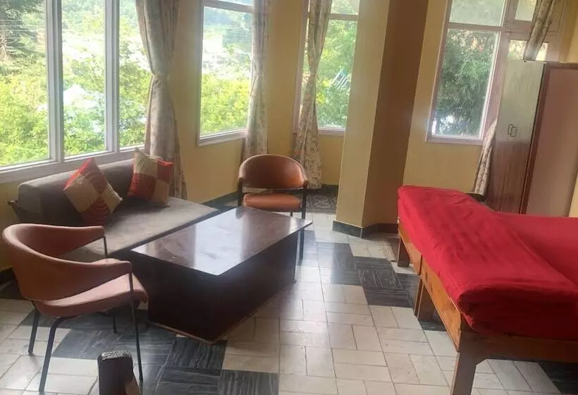 Hotelli Silver Oaks Palampur