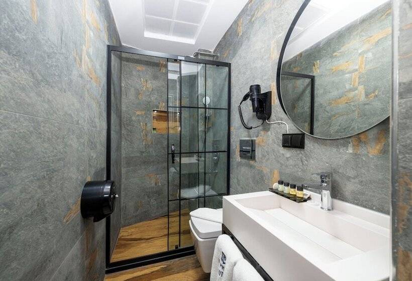 هتل The Private Airport