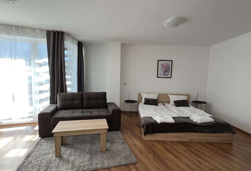 Local Stay Hotel, Bw Signature Collection