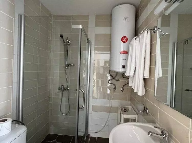 Local Stay Hotel, Bw Signature Collection