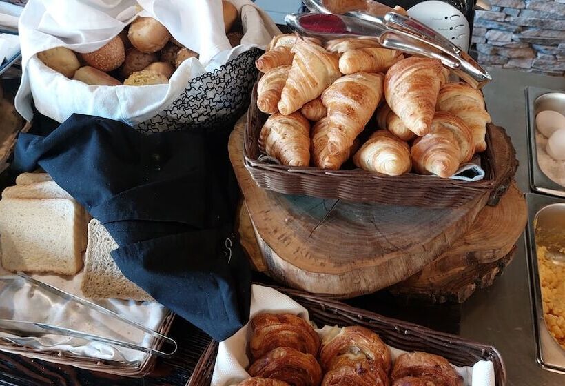 Local Stay Hotel, Bw Signature Collection