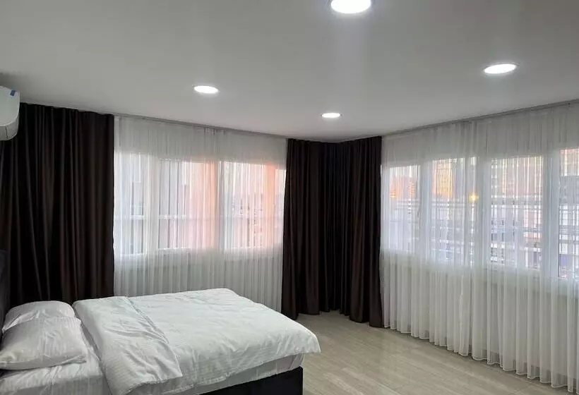 Lumiera Suites