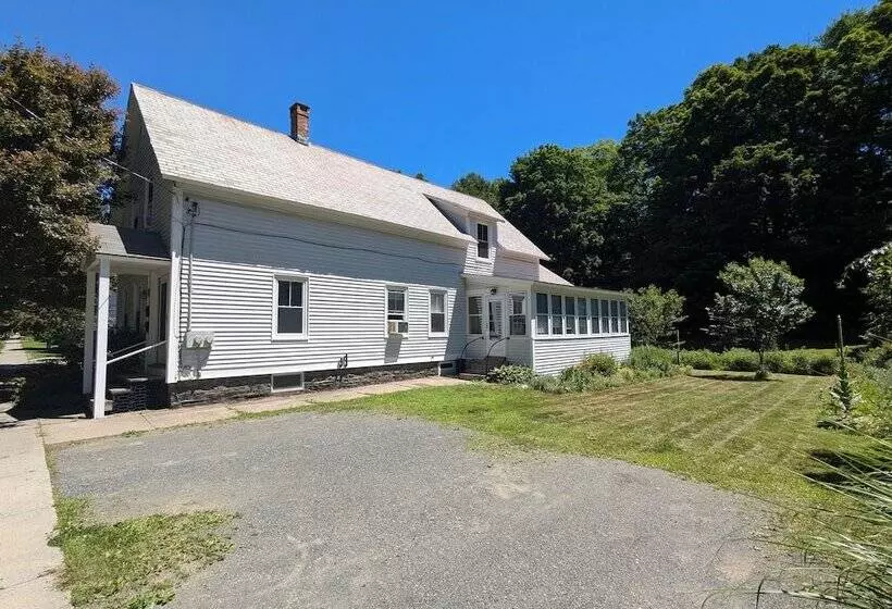 Majatalo Blooming Inn