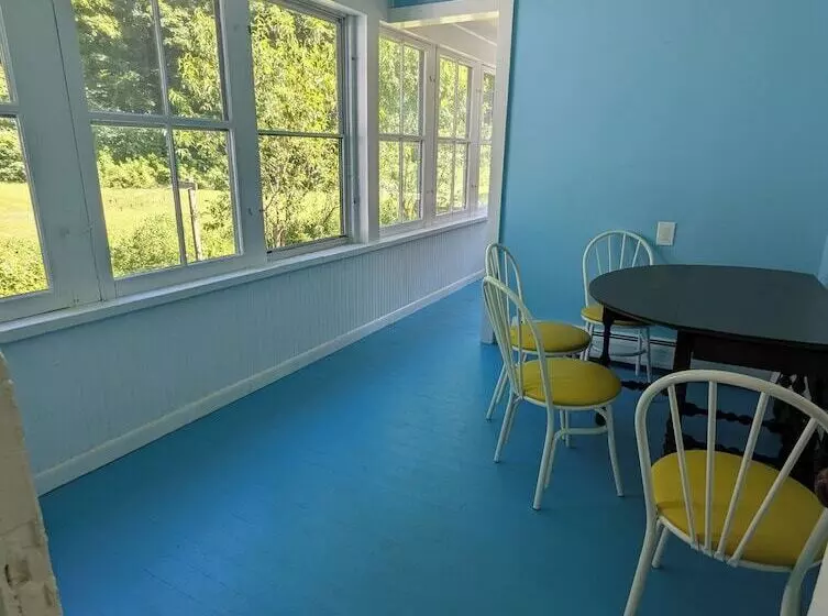 Majatalo Blooming Inn