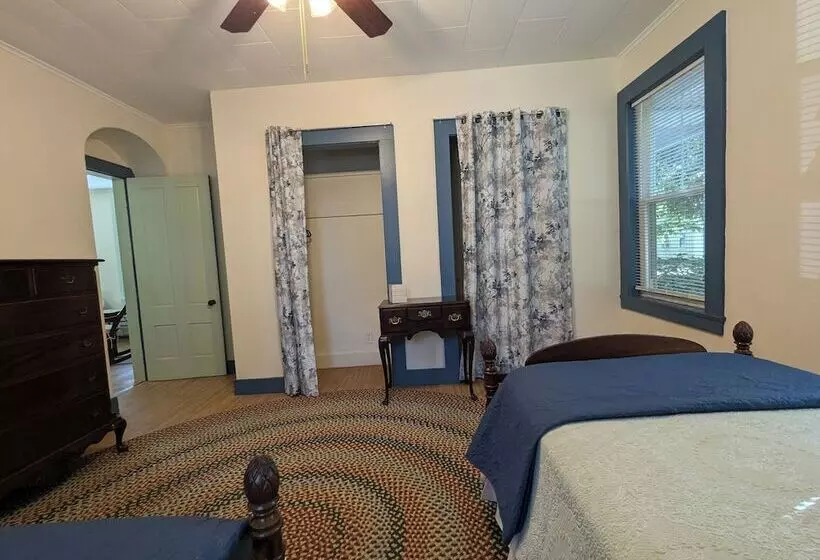 Majatalo Blooming Inn