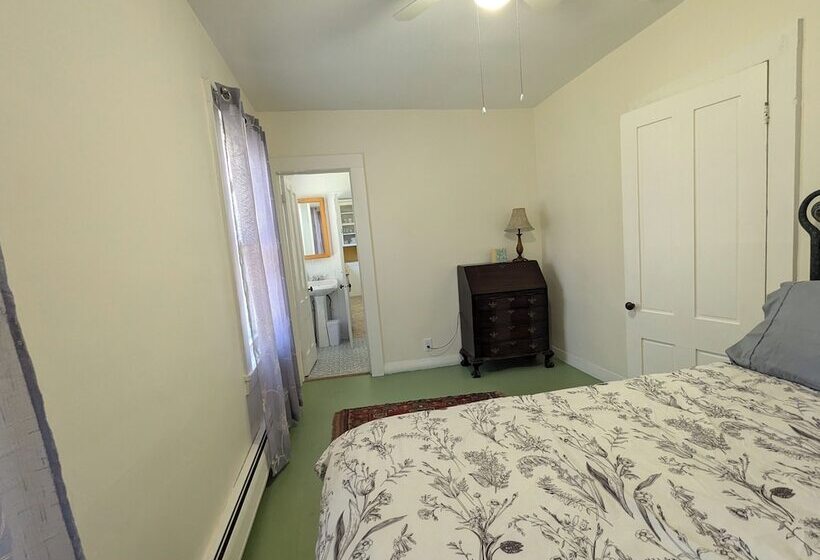 פנסיון Blooming Inn