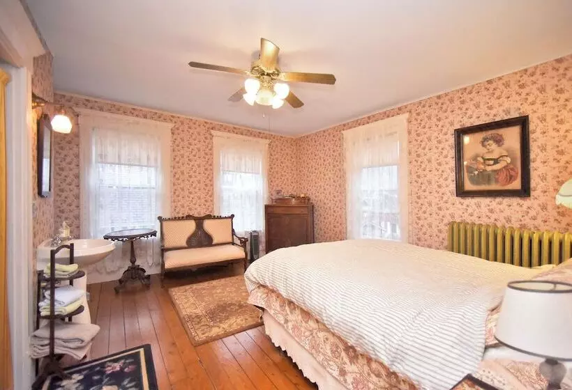 Majatalo Blooming Inn