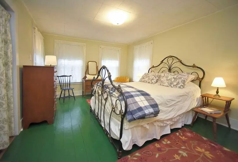 Majatalo Blooming Inn