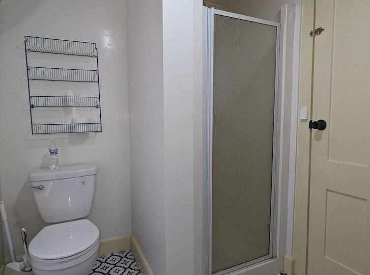 פנסיון Blooming Inn