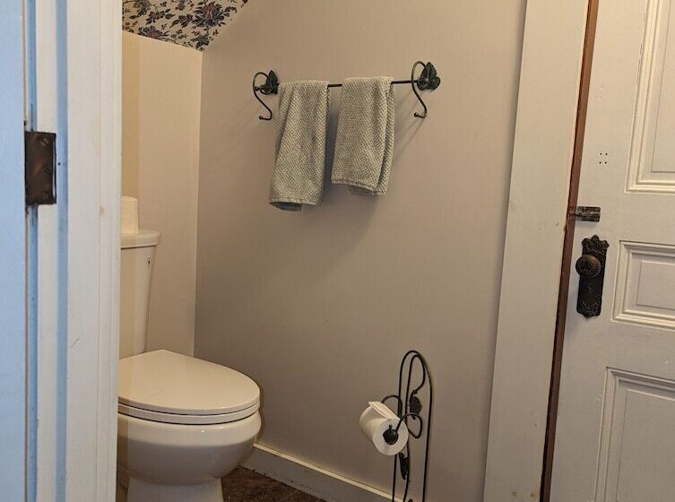 פנסיון Blooming Inn