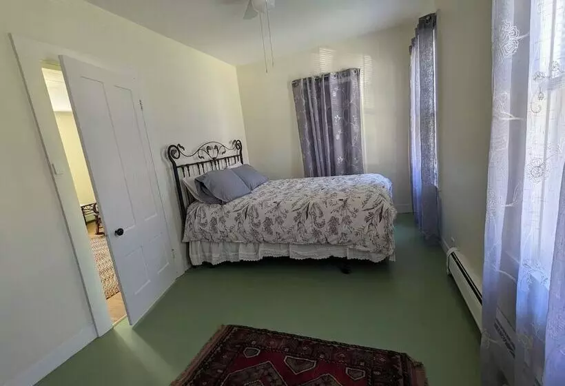 Majatalo Blooming Inn