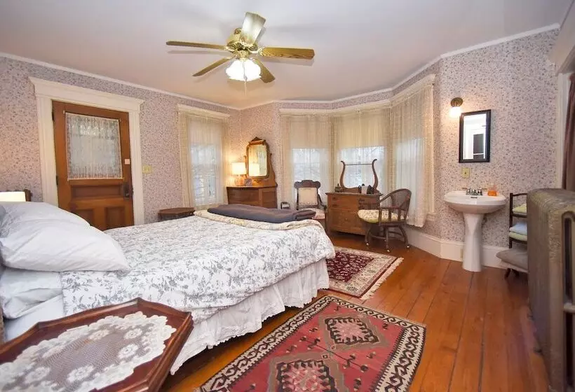 Majatalo Blooming Inn