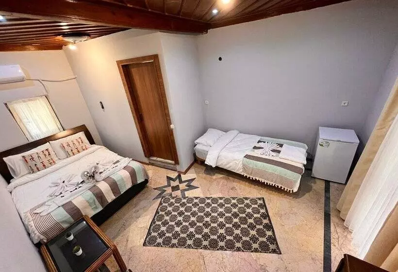 Majatalo Tarihi Sarı Konak