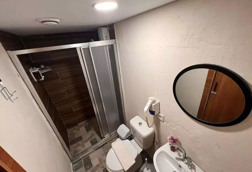 Majatalo Tarihi Sarı Konak