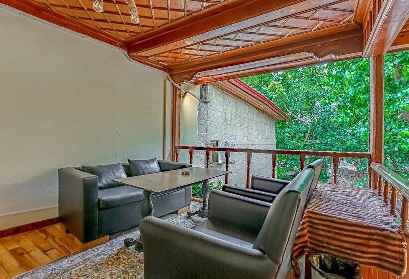 پانسیون Tarihi Sarı Konak