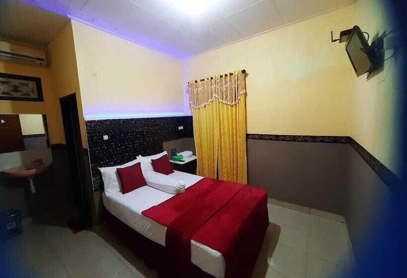 Bed and Breakfast Halfway House