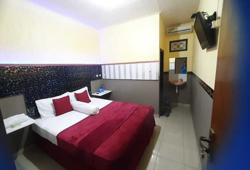 Bed and Breakfast Halfway House