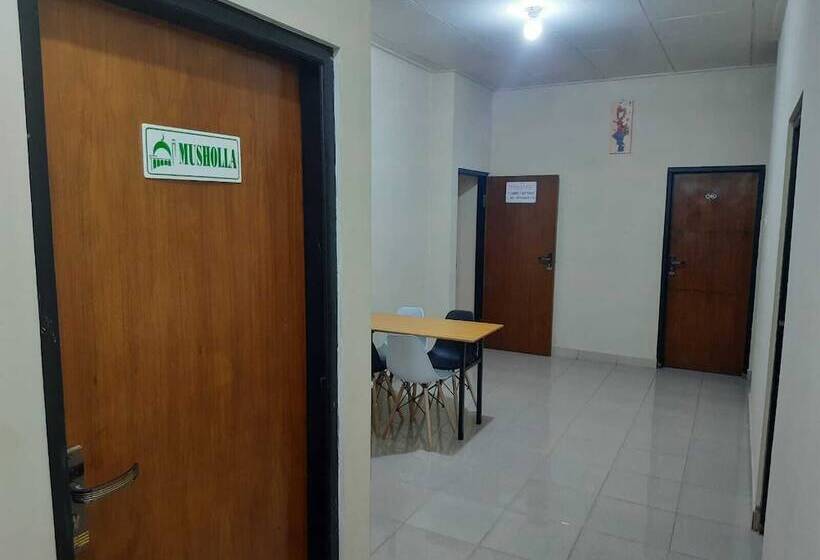 Bed and Breakfast Halfway House