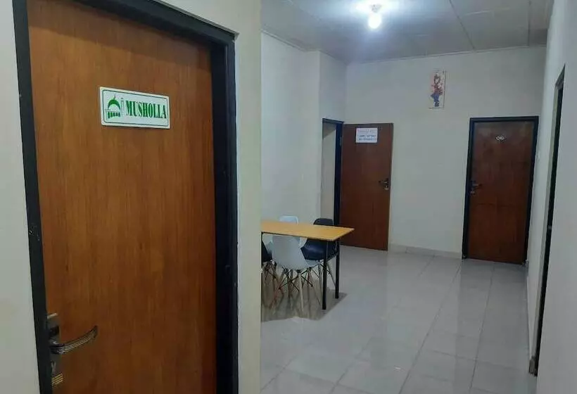 Aamiaismajoitus (B&B) Halfway House