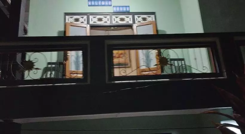 Aamiaismajoitus (B&B) Halfway House